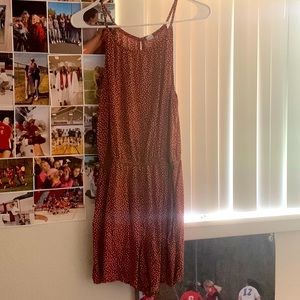 I’m selling this cute romper that I have never worn, it is from old navy